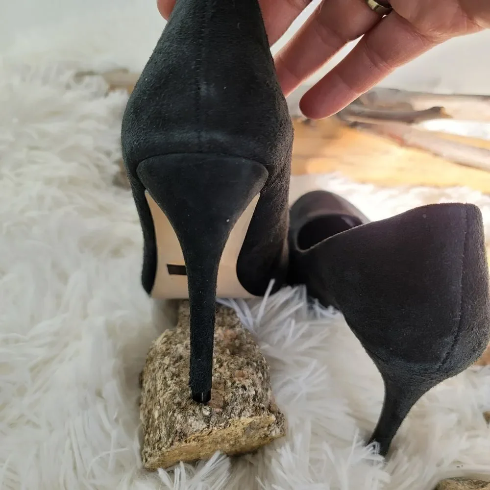 Truth or dare by madonna black suede pumps